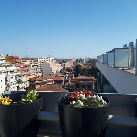 Penthouse 40 In Trastevere With Seasonally Jacuzzi Rom Exteriör bild