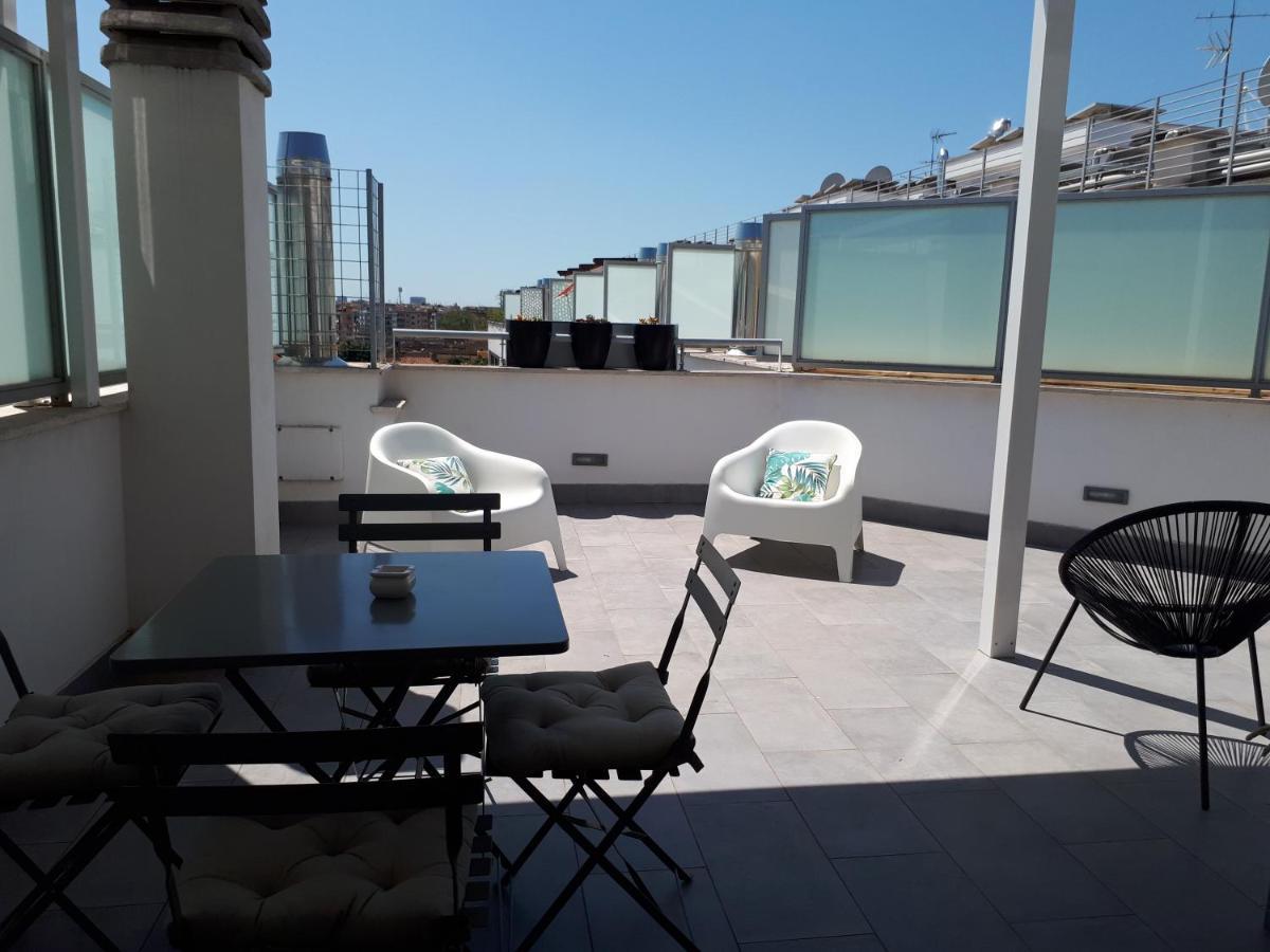 Penthouse 40 In Trastevere With Seasonally Jacuzzi Rom Exteriör bild