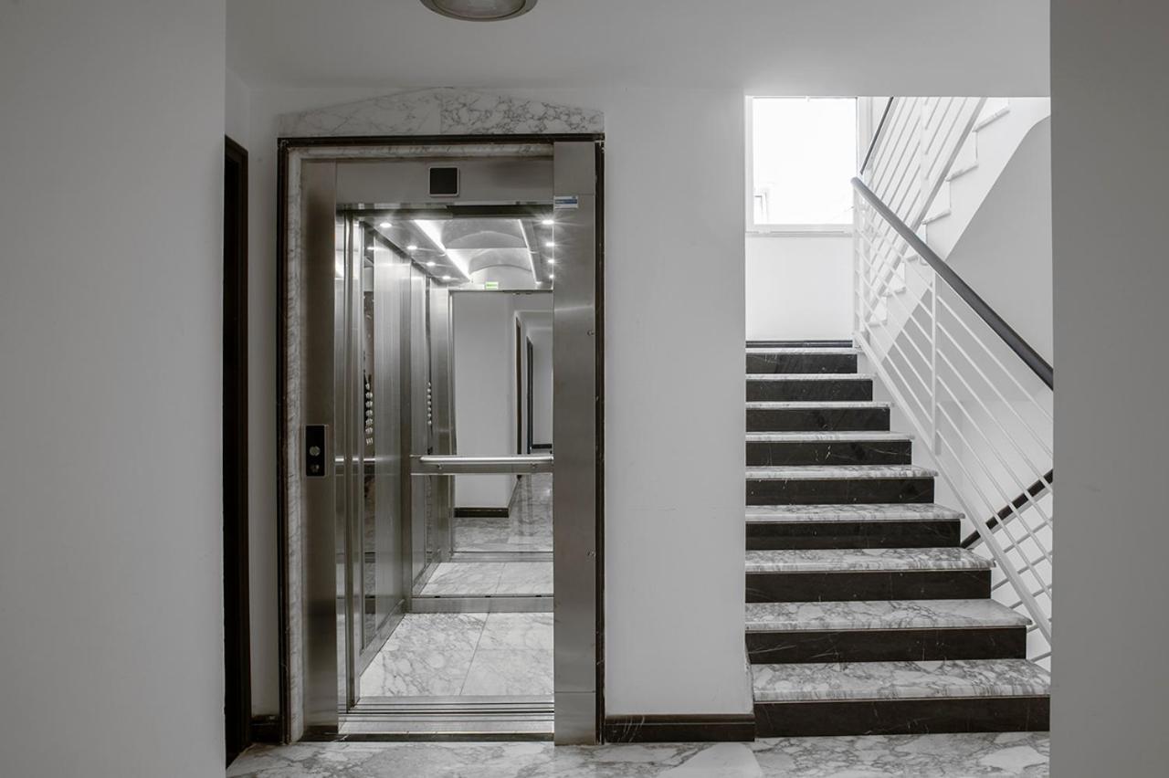 Penthouse 40 In Trastevere With Seasonally Jacuzzi Rom Exteriör bild