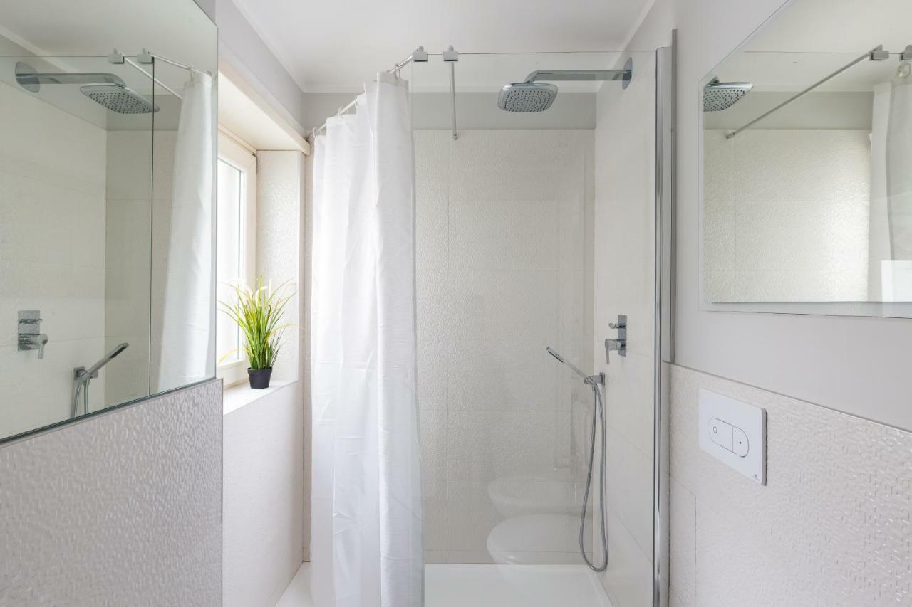 Penthouse 40 In Trastevere With Seasonally Jacuzzi Rom Exteriör bild