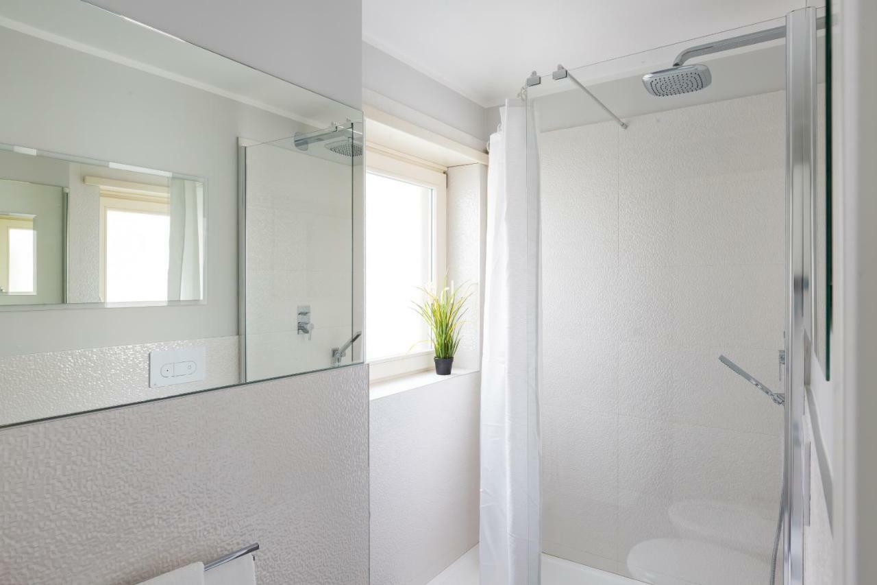 Penthouse 40 In Trastevere With Seasonally Jacuzzi Rom Exteriör bild