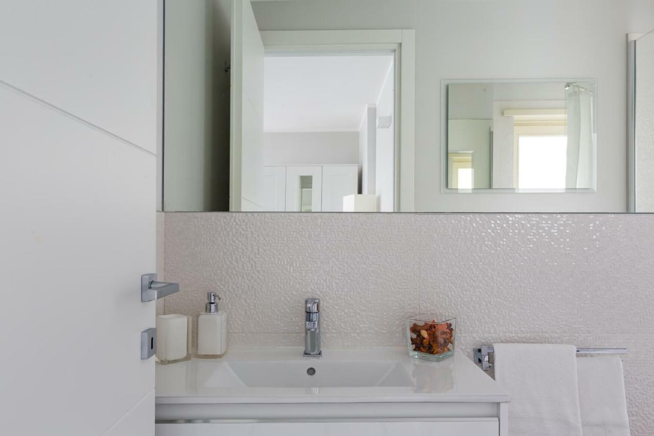 Penthouse 40 In Trastevere With Seasonally Jacuzzi Rom Exteriör bild