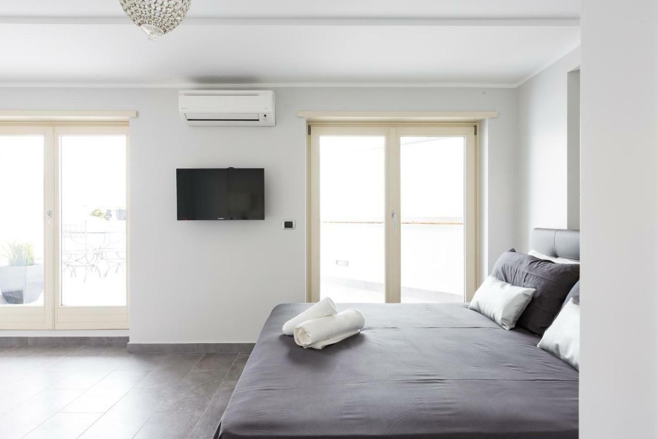 Penthouse 40 In Trastevere With Seasonally Jacuzzi Rom Exteriör bild