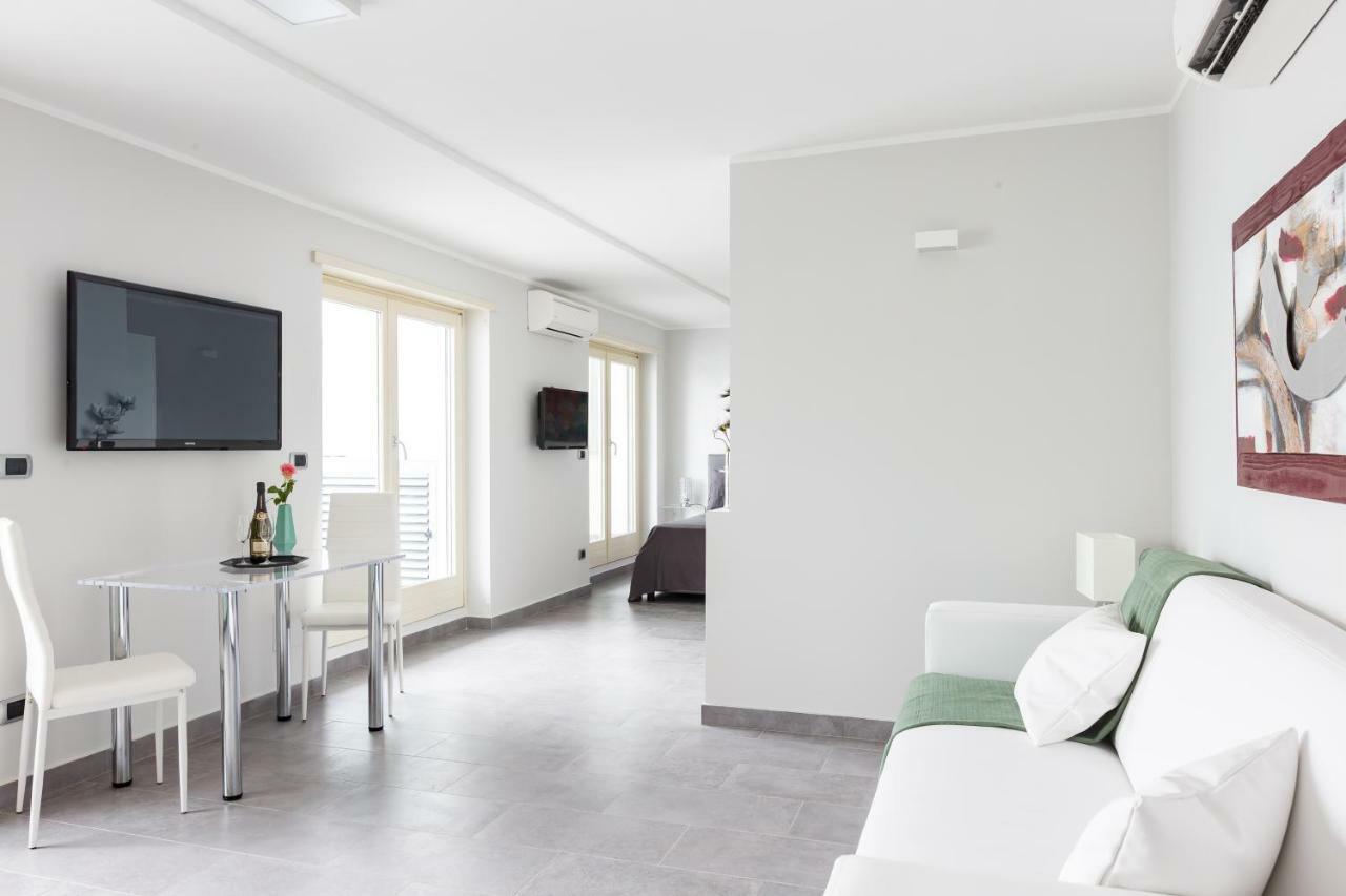 Penthouse 40 In Trastevere With Seasonally Jacuzzi Rom Exteriör bild