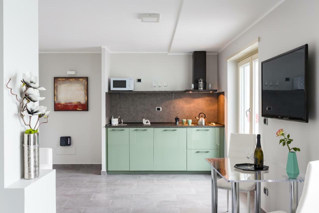 Penthouse 40 In Trastevere With Seasonally Jacuzzi Rom Exteriör bild