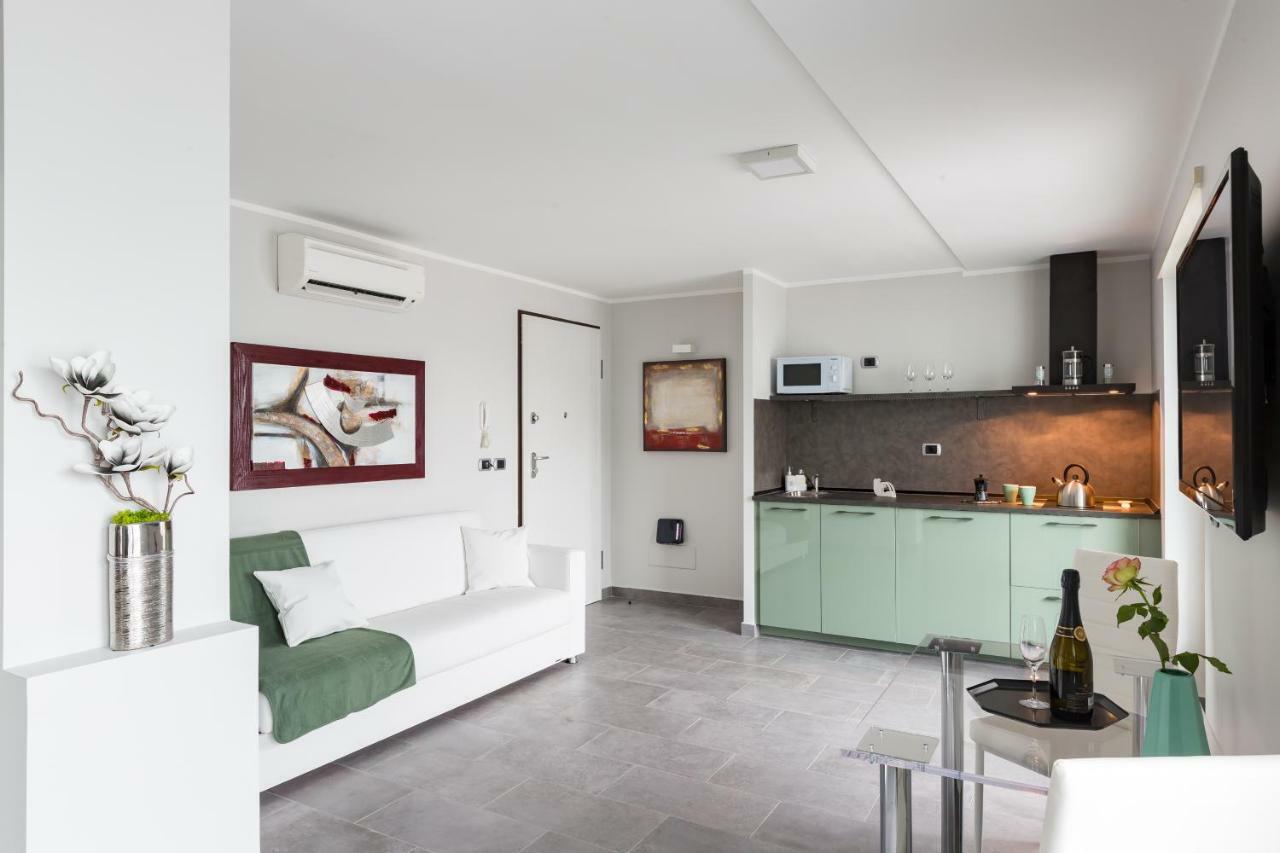 Penthouse 40 In Trastevere With Seasonally Jacuzzi Rom Exteriör bild